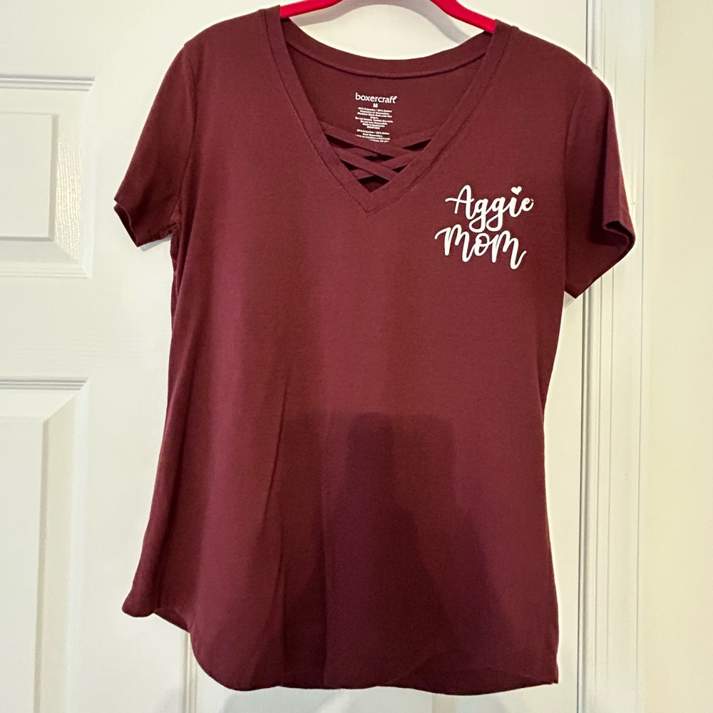 🌷Like new Texas A&M Aggie Mom shirt Medium ladies/womens🌷